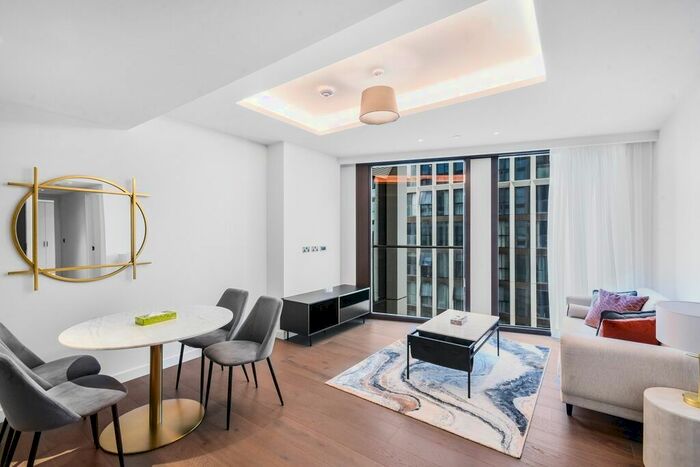 2 Bedroom Flat To Rent In Carnation Way, London, SW8