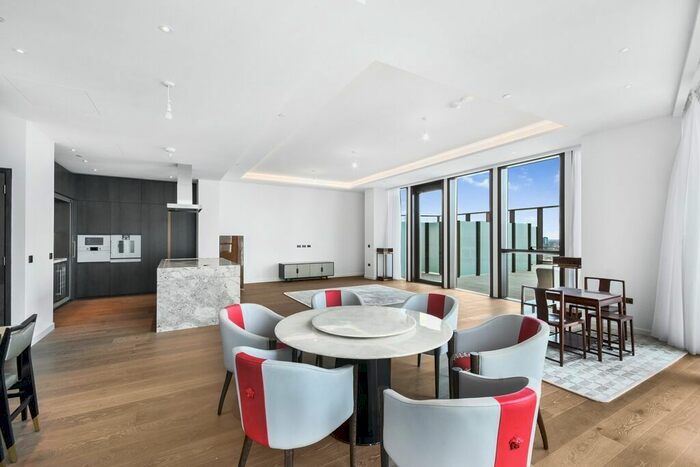 3 Bedroom Flat To Rent In Thames City, London, SW8