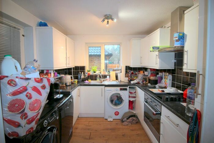 3 Bedroom Detached House To Rent In Tollgate Road, London E6