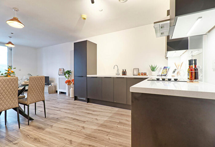 1 Bedroom Apartment For Sale In High Street, Wickford, Essex, SS12