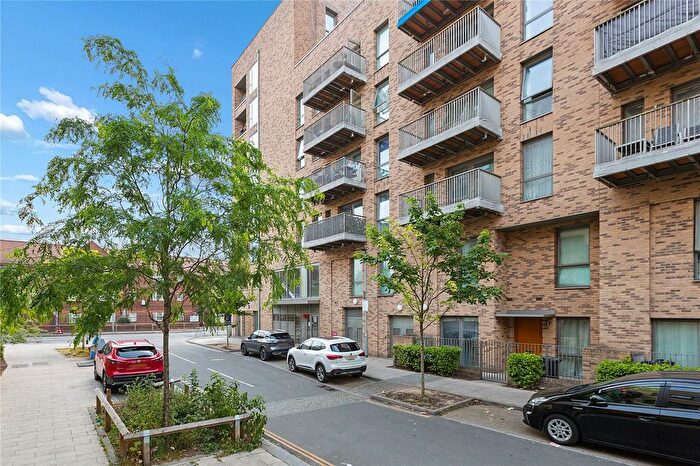 2 Bedroom Flat For Sale In Lariat Court, Ketch Street, Barking, IG11