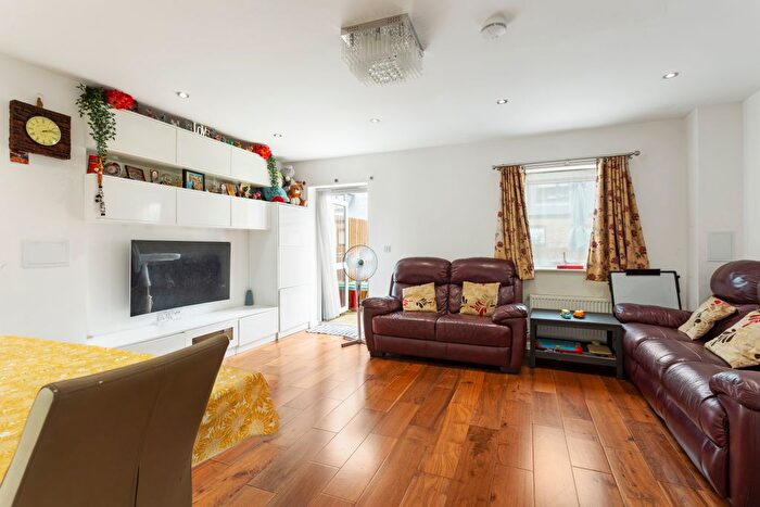 3 Bedroom Terraced House To Rent In Sherbourne Close, Dartford, DA1