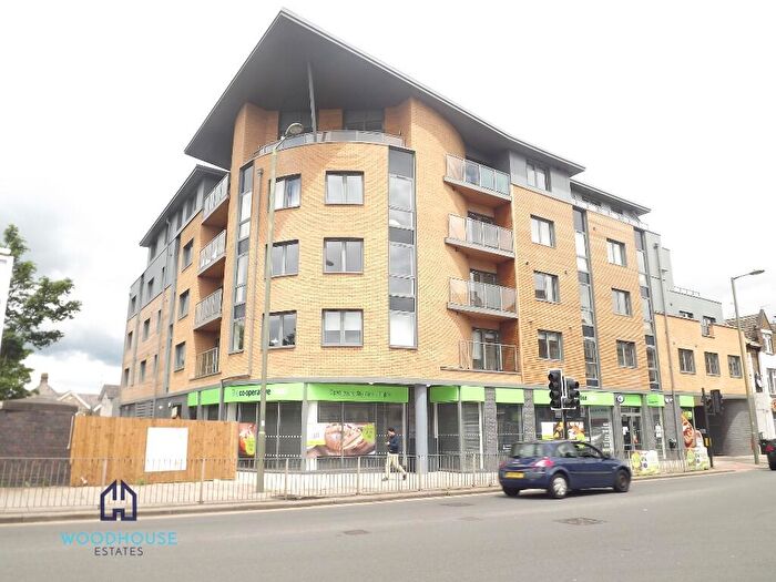 2 Bedroom Flat To Rent In Friern Barnet Road, London, N11