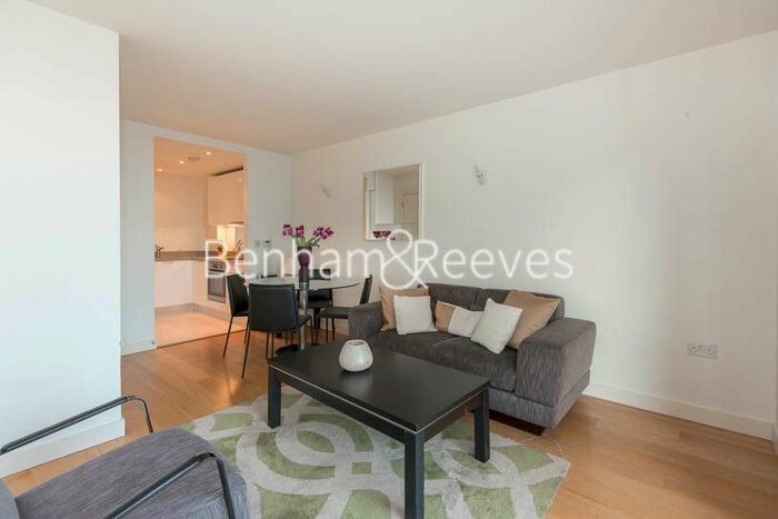 1 Bedroom Flat To Rent In Station Approach, Hayes, UB3