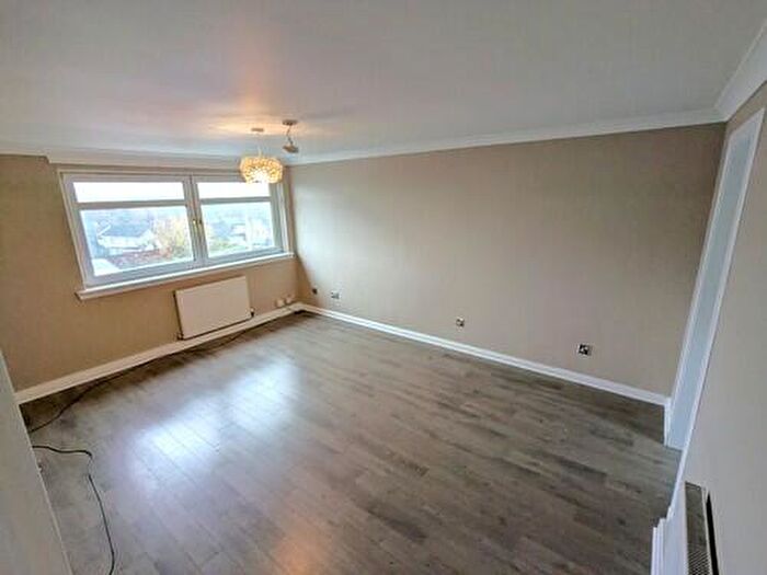 2 Bedroom Flat To Rent In Lawers Crescent, Polmont, FK2