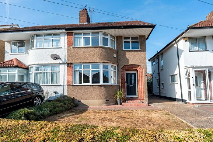 4 Bedroom Semi-Detached House For Sale In St. Edmunds Drive, Stanmore, HA7