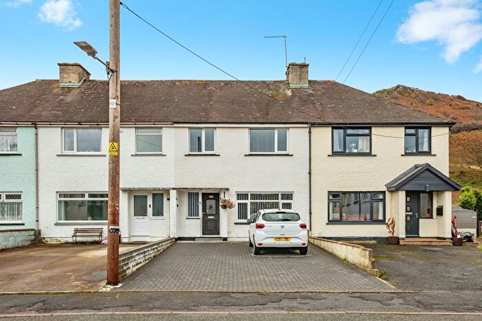 3 Bedroom Terraced House For Sale In Heol Islwyn, Llanrhystud, Ceredigion, SY23