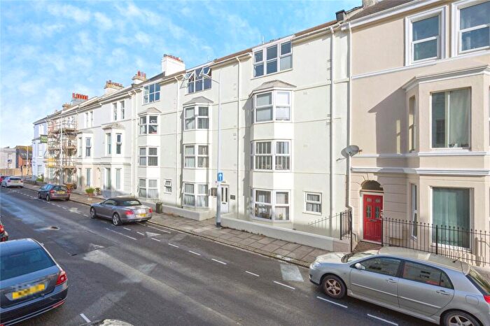 1 Bedroom Flat For Sale In Grand Parade, Plymouth, Devon, PL1