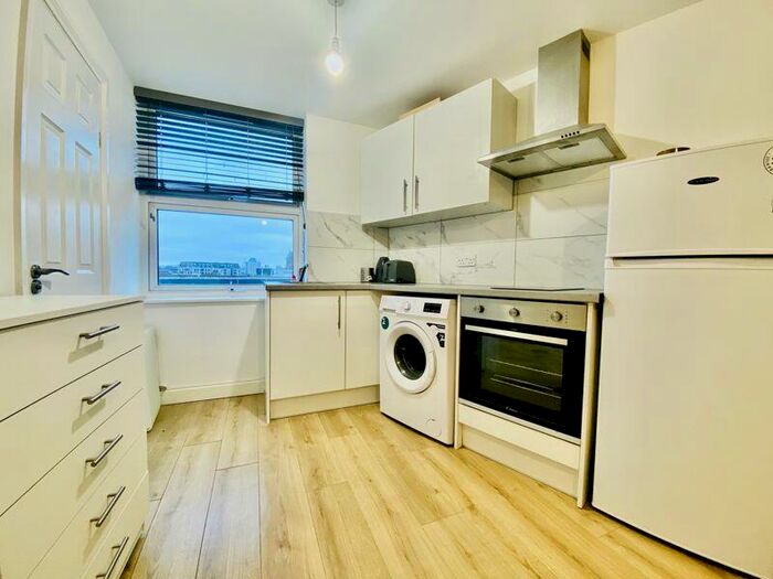 Studio To Rent In Stoke Newington Road, Stoke Newington, N16