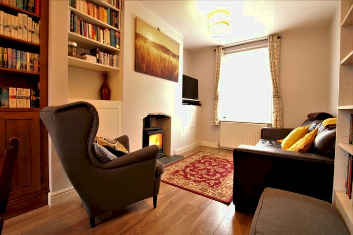 2 Bedroom Property To Rent In Gregson Road, Lancaster, LA1