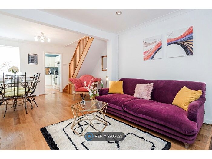 3 Bedroom Semi-Detached House To Rent In Beaumont Cottages, Windsor, SL4