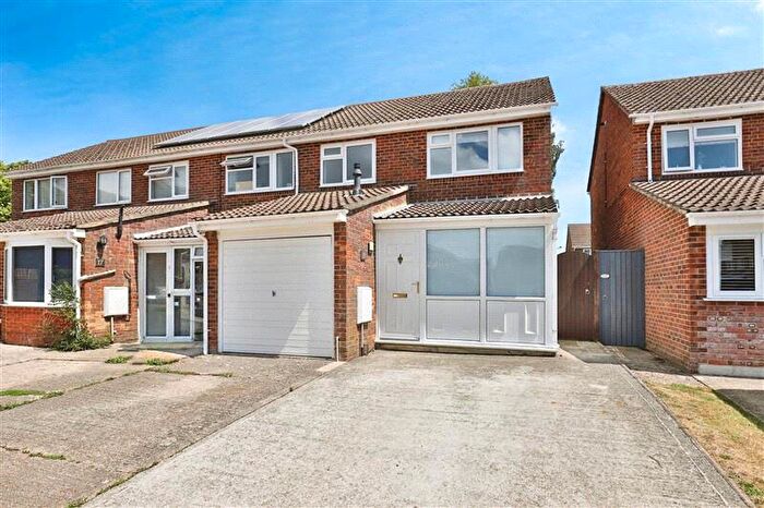 3 Bedroom End Of Terrace House For Sale In Moreton Road, Muscliff, Bournemouth, Dorset, BH9