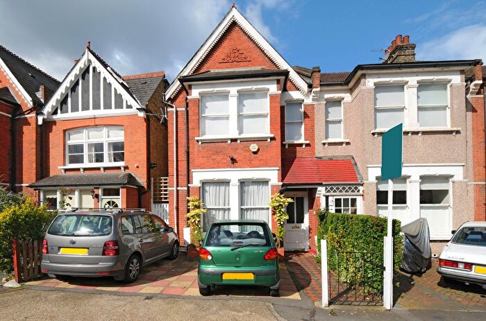 4 Bedroom Flat To Rent In Clive Road, West Dulwich, London, SE21