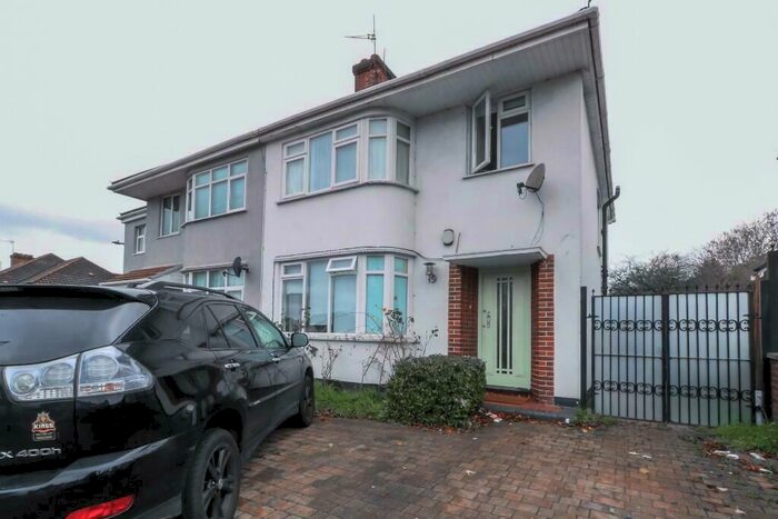 4 Bedroom Semi-Detached House To Rent In Church Lane, London, NW9