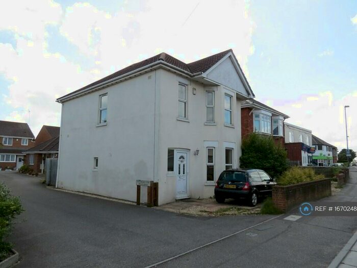 4 Bedroom Detached House To Rent In Columbia Road, Bournemouth, BH10