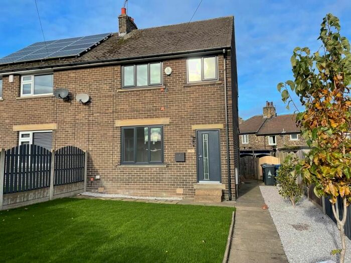 3 Bedroom Semi-Detached House To Rent In Martin Croft, Silkstone, Barnsley S75