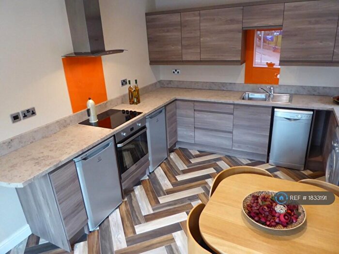 1 Bedroom Flat To Rent In Lister House, Bradford, BD9
