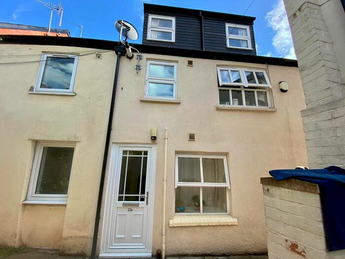2 Bedroom Property To Rent In North Street, Wellington, TA21