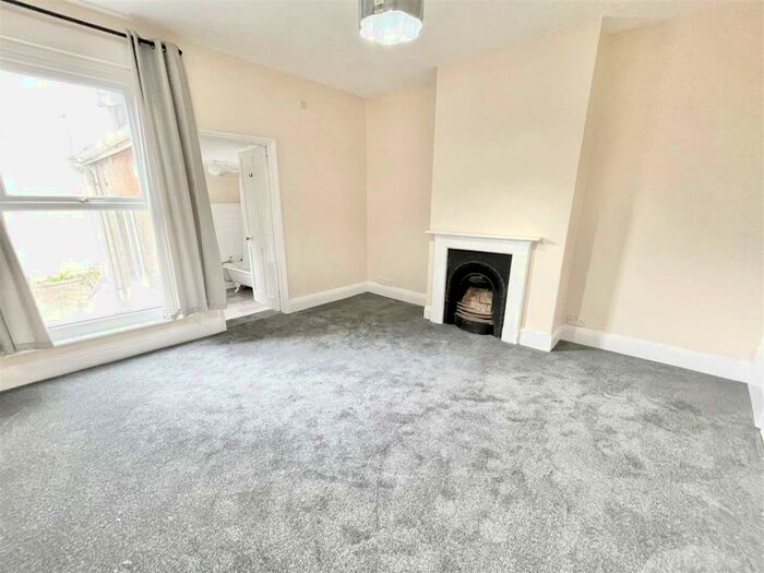 3 Bedroom Maisonette To Rent In Gloucester Road, Bishopston, BS7