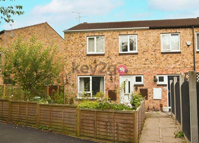 3 Bedroom Terraced House For Sale In Clayton Hollow, Waterthorpe, Sheffield, S20