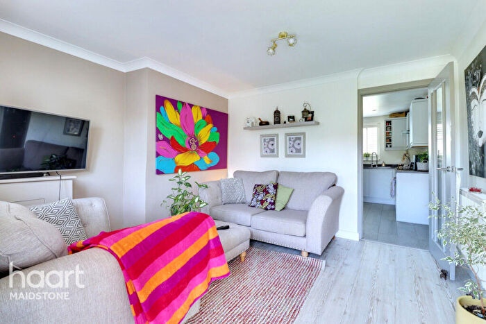 2 Bedroom Bungalow For Sale In The Green, Maidstone, ME15