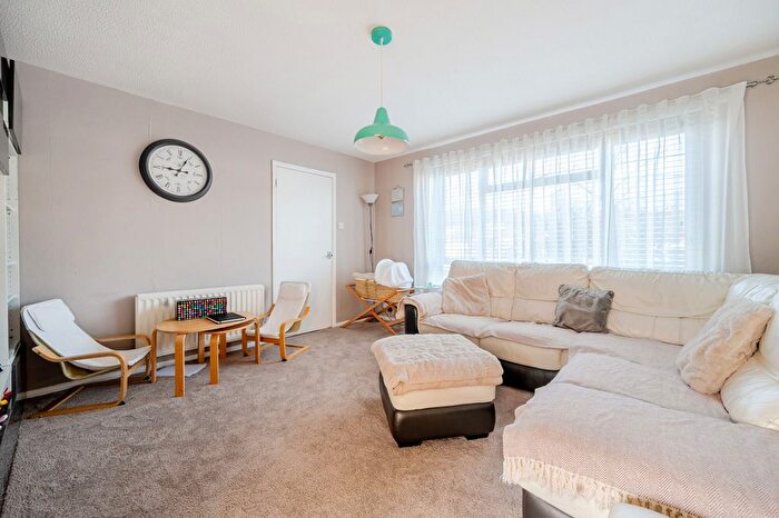 3 Bedroom Detached House For Sale In Harvester Road, Epsom, KT19
