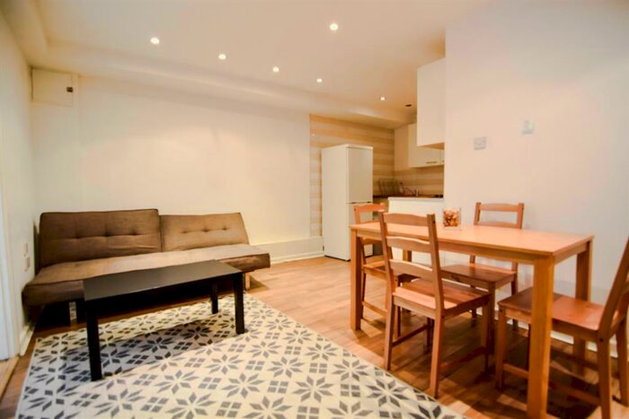 2 Bedroom Flat To Rent In Camden Road, London, NW1