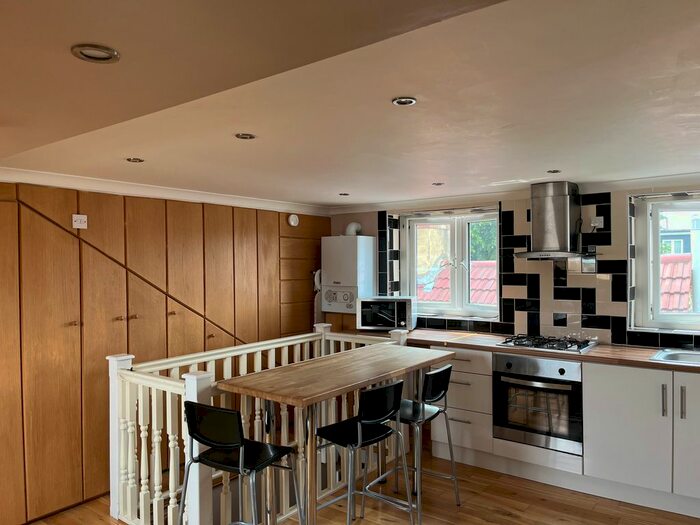 1 Bedroom Flat To Rent In Forburg Road, London, N16