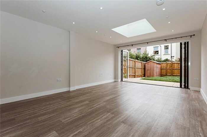4 Bedroom House To Rent In Mina Park Crescent, Bristol, BS2