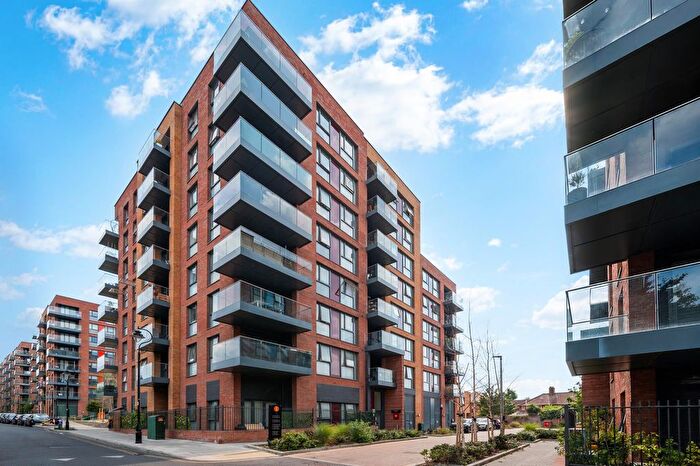 2 Bedroom Flat For Sale In Ipswich Court, Copley Close, London, W7