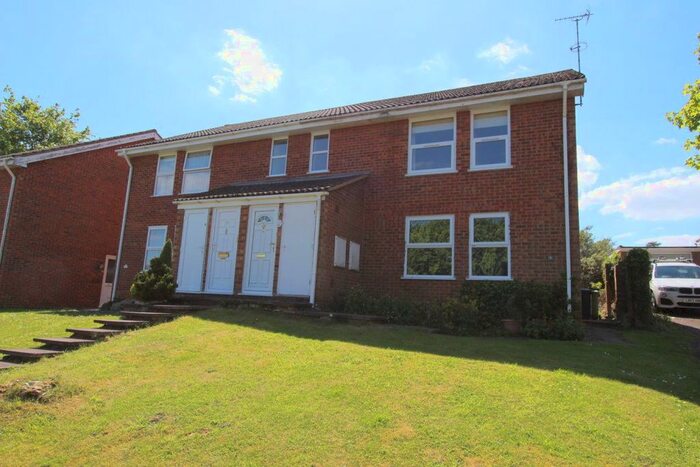 2 Bedroom Flat To Rent In Delamere Gardens, Leighton Buzzard, LU7