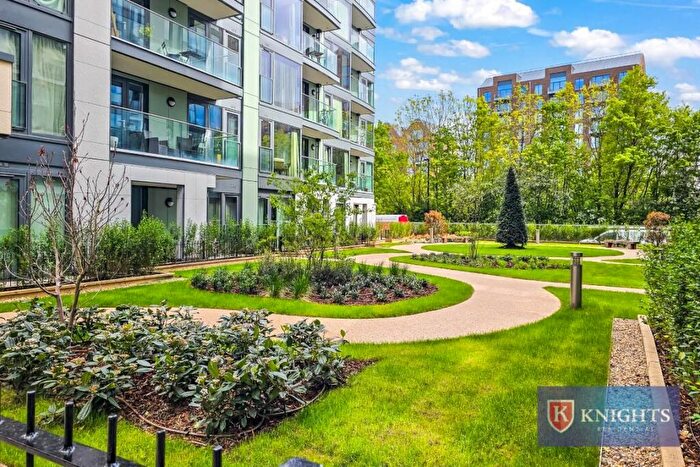 2 Bedroom Apartment For Sale In Lapwing Heights, Tottenham Hale Village, London, N17
