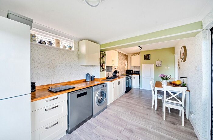 3 Bedroom Bungalow For Sale In Nicholas Road, Langley, Southampton, Hampshire, SO45