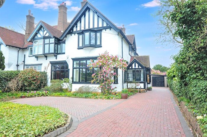 4 Bedroom Semi Detached House For Sale In Barlaston Old Road, Trentham, Stoke-On-Trent, ST4