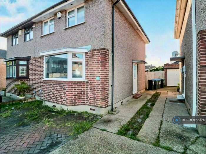 2 Bedroom Semi-Detached House To Rent In Vernon Avenue, Enfield, EN3