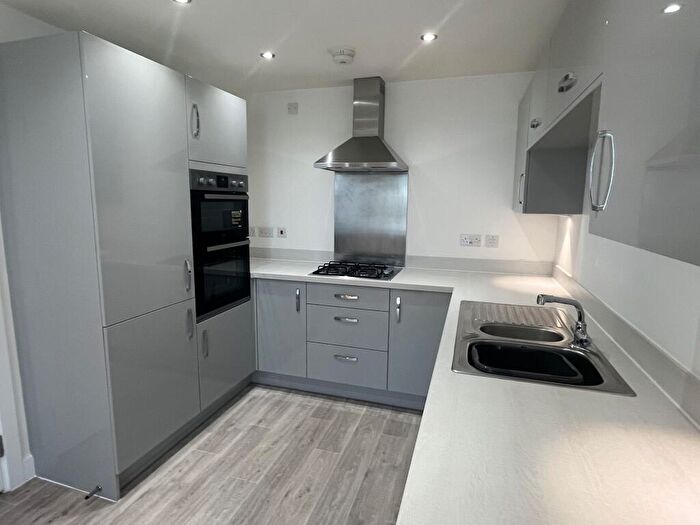 4 Bedroom Semi-Detached House To Rent In Chester Drive, Lakeside, DN4