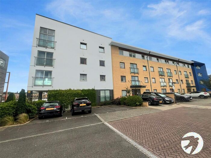 2 Bedroom Flat To Rent In Watersmeet, St. Marys Island, Chatham, Kent, ME4