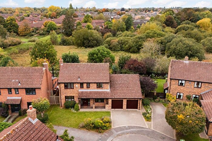 4 Bedroom Detached House For Sale In Sewell Close, Abingdon, OX14