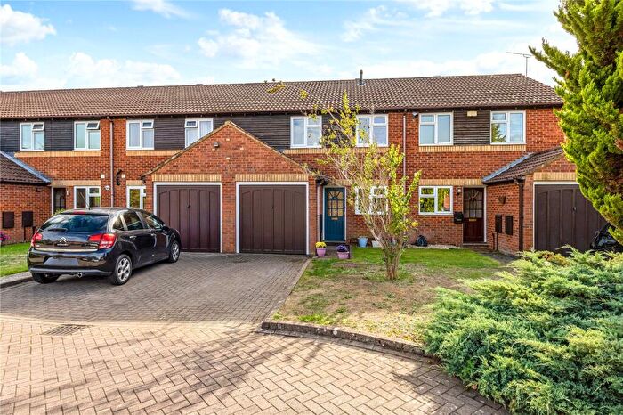3 Bedroom Terraced House For Sale In The Mulberries, Farnham, Surrey, GU9