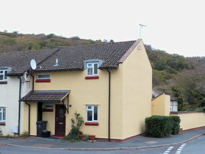 3 Bedroom End Of Terrace House For Sale In Sycamore Road, Minehead TA24