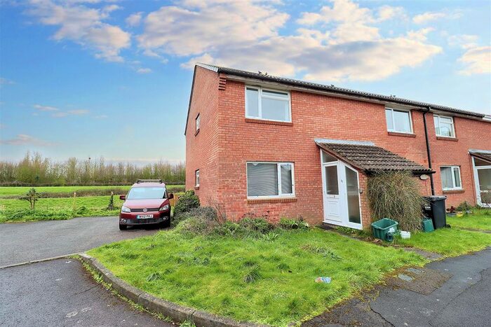 1 Bedroom Flat For Sale In Oldfield, Clevedon, BS21