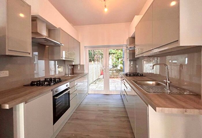 6 Bedroom Property To Rent In Malefant Street, Cathays, Cardiff, CF24