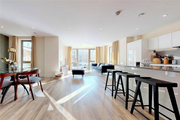 2 Bedroom Flat To Rent In Corio House, The Grange, London, SE1