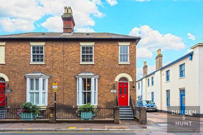 1 Bedroom Flat To Rent In Bansons Court, Ongar, CM5