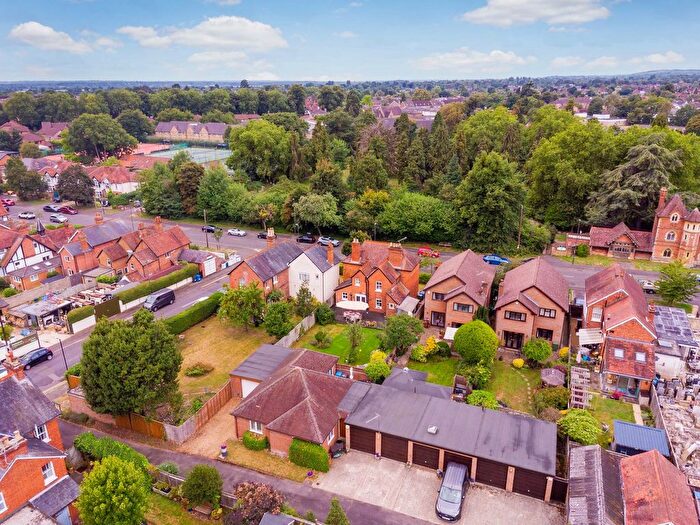 4 Bedroom Detached House For Sale In All Saints Avenue, Maidenhead, SL6