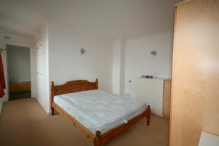 3 Bedroom Flat To Rent In High Holborn, London, WC1V
