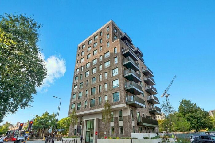 3 Bedroom Apartment To Rent In Escapade Place, Canary Wharf, London, E14