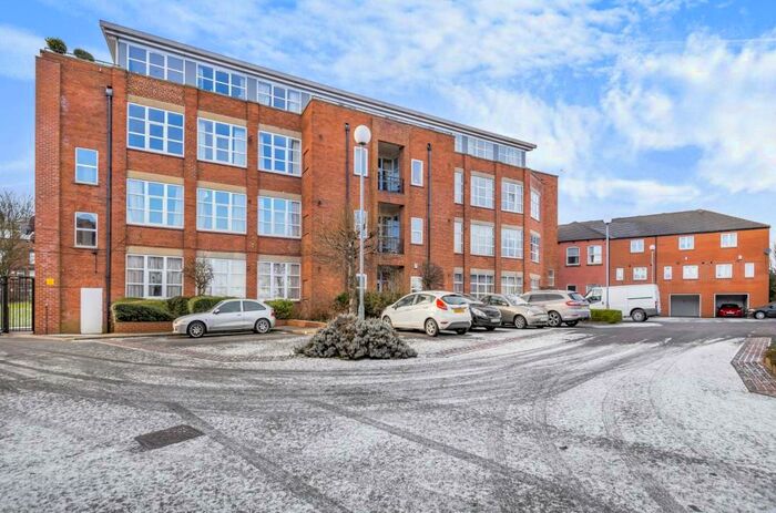 1 Bedroom Apartment To Rent In Dene House Court, Woodhouse, Leeds, LS2