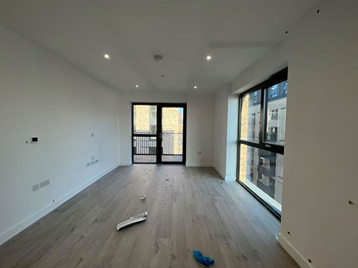 1 Bedroom Flat To Rent In Damsel Grove, London, N4