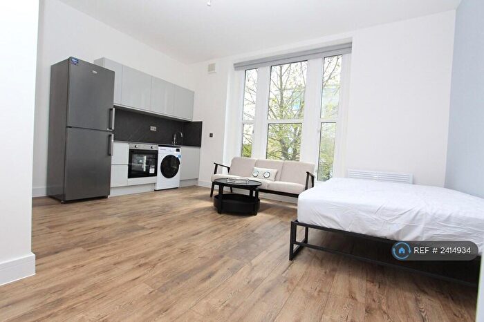 Studio To Rent In Junction Road, London, N19